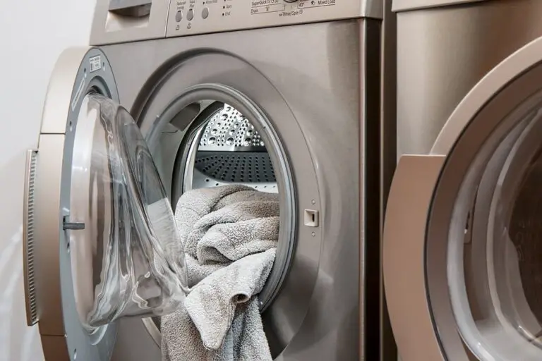 The Pros and Cons: Is Air Fluff Drying Better for Your Clothes?